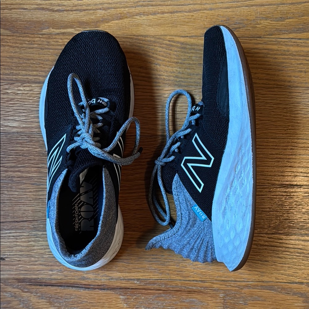 New Balance Roav Black and Gray Sneakers